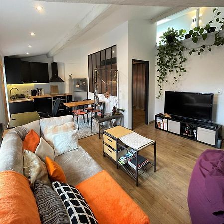 Appartamento T2 De 40 M2 - Facile D'Acces, Lumineux Et Au Calme Saint-Genet-Lerpt Esterno foto